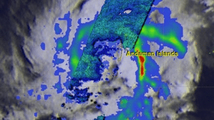 GPM Sees Tropical Cyclone Vardah (05B) Intensifying 